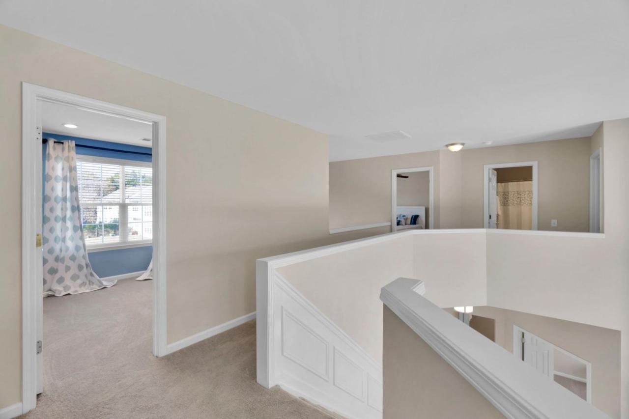 Spectacular Singe-family With Pool & Amenities