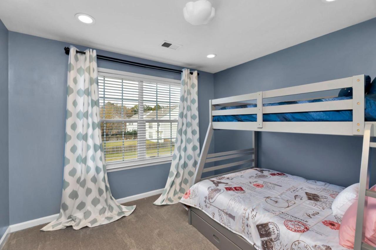 Spectacular Singe-family With Pool & Amenities